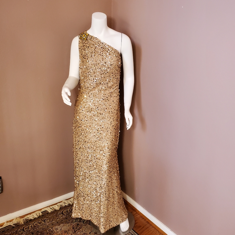 MARC BOUWER Glamit! nude sequin brooch one shoulder gown size 6
